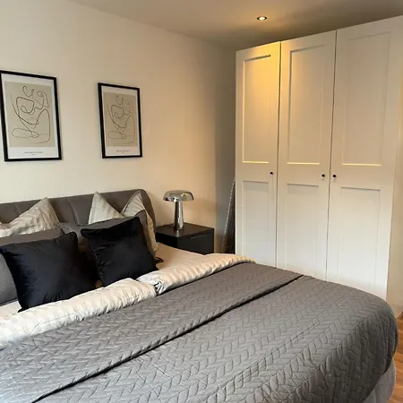 Neu Eingerichtete 75qm Boarding House Aachen *