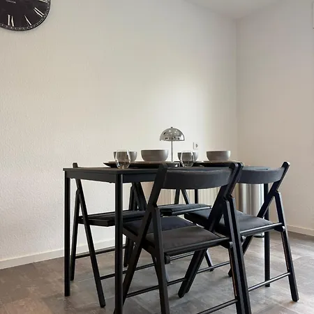 Neu Eingerichtete 75qm Boarding House Aachen *