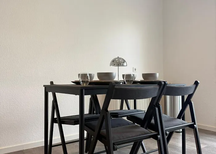 Neu Eingerichtete 75qm Boarding House Aachen *